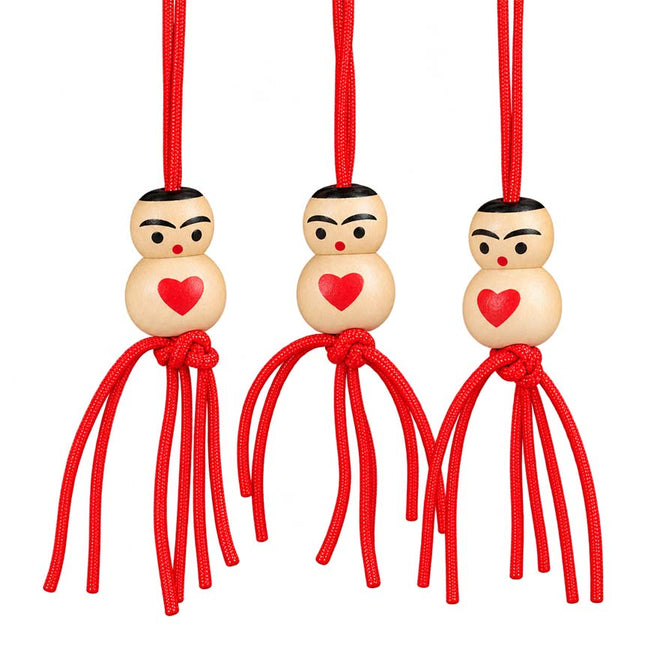 Houten gelukspoppetje hartje met rood lusje